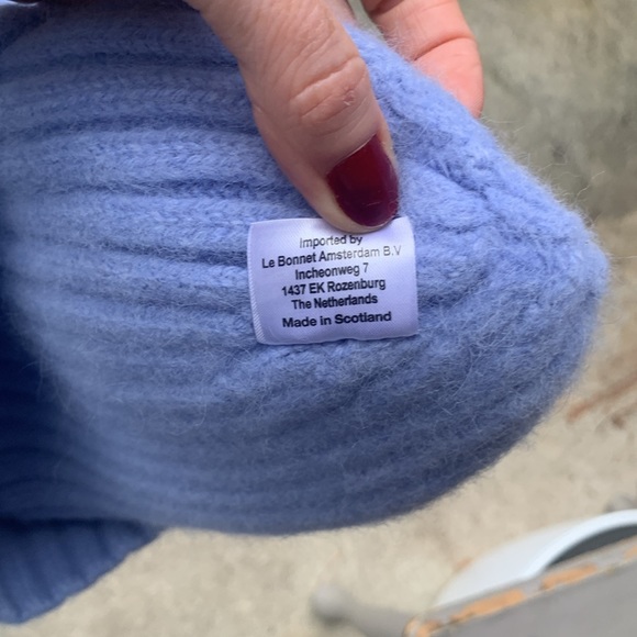 *SOLD*LE BONNET GRANDE- Light Sky Blue - Picture 5 of 8